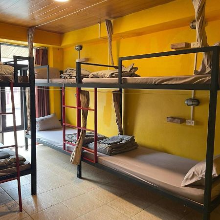 Over The Moon Hostel บ้านห้วยทราย ภายนอก รูปภาพ